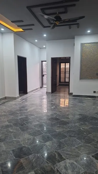 10 Marla house available for rent g block